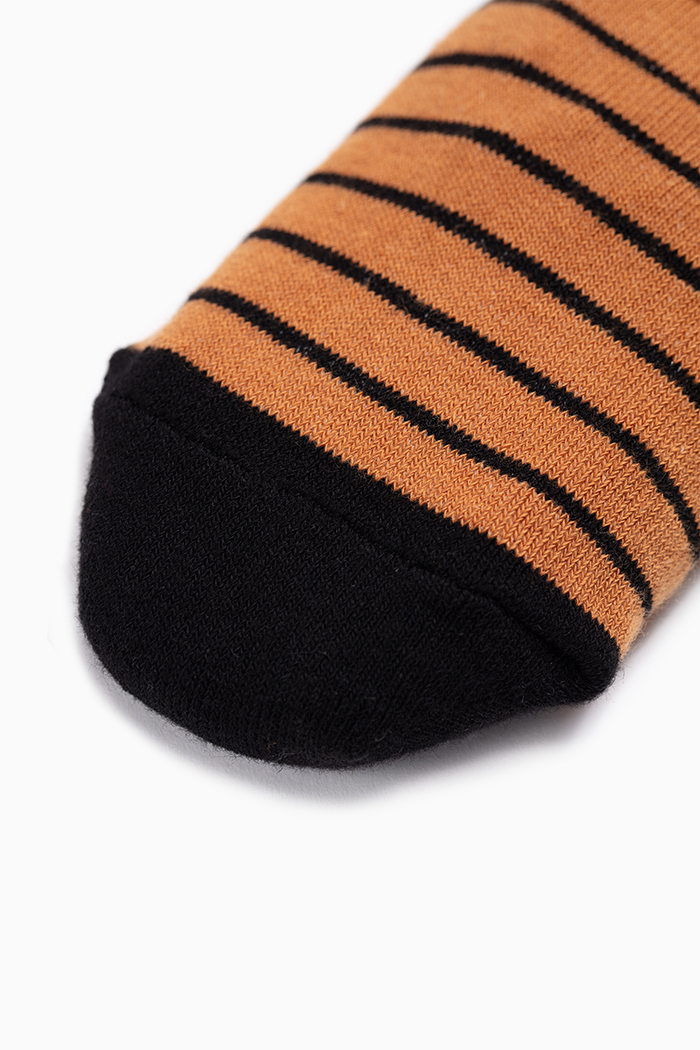 (男款)Monsieur．舒棉船型襪(黑-土黃條)