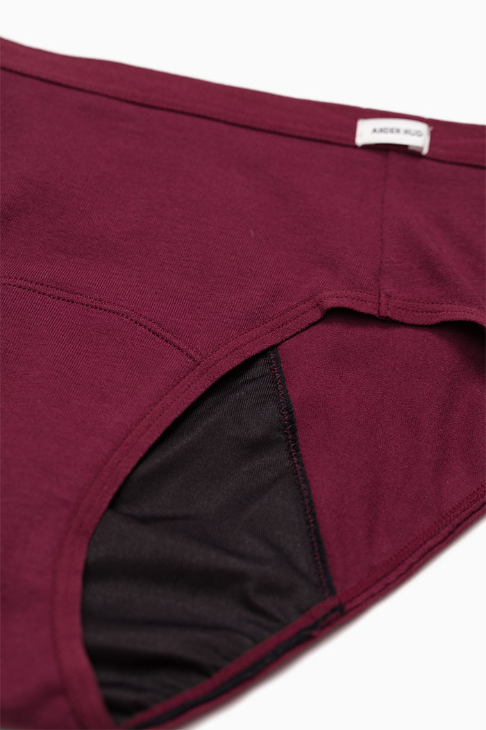 Deep Sleep．Mid Rise Cotton Period Brief Panty(Beet Red)