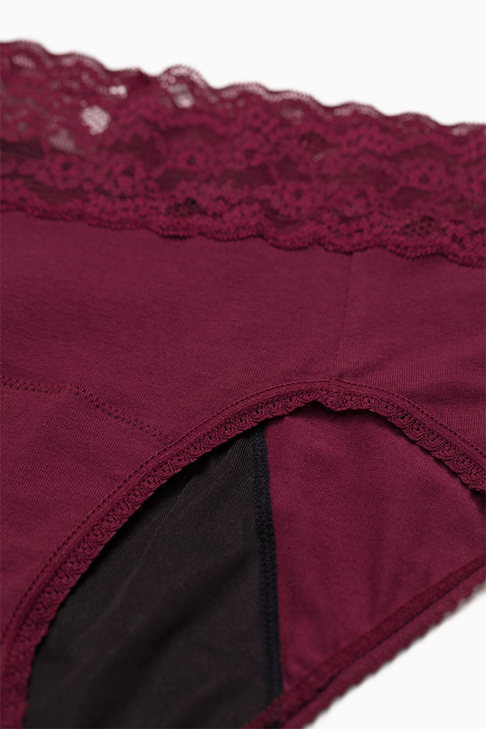Deep Sleep．High Rise Cotton Lace Waist Menstrual Brief Panty(Beet Red)