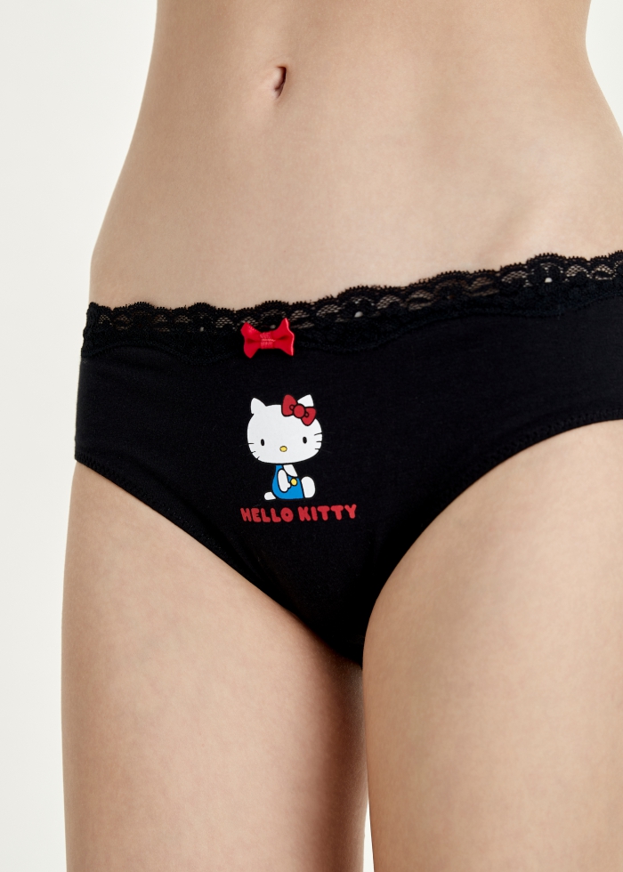 Hello Kitty午茶系列．波浪蕾絲2/3包臀中腰三角內褲(黑-Kitty)