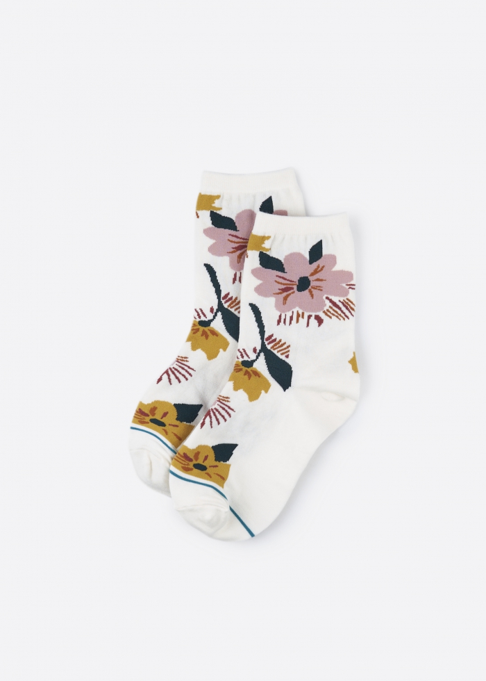 Inflorescence．Women Crew Socks（Flower Pattern）