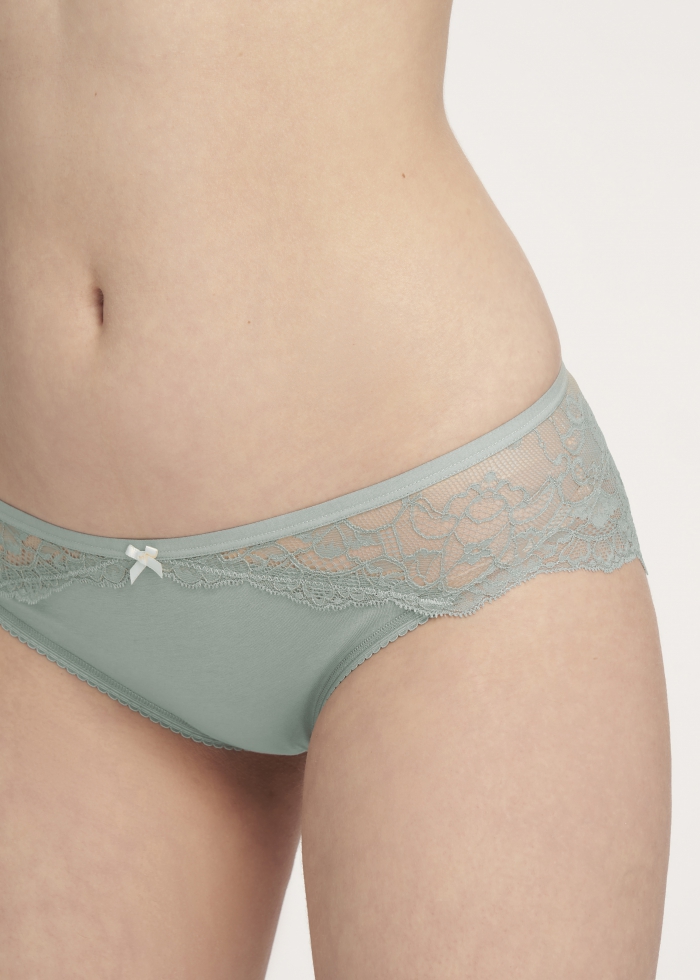 Autumn Whispers．Mid Rise Floral Lace Cotton Detail Brief Panty(Mosstone)
