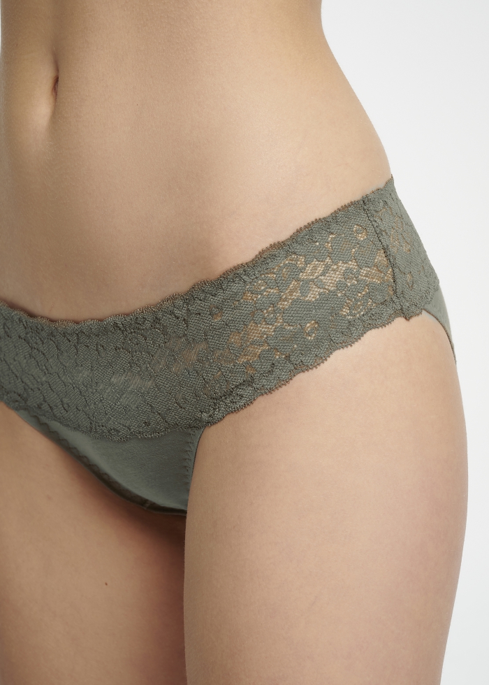 Taiwan Select．Low Rise Cotton Stretch Lace Waist Brief Panty(Native Animals Pattern)