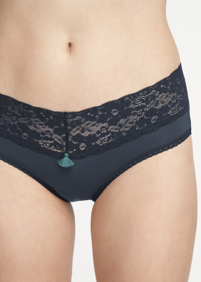 New Chapter．Mid Rise Cotton V Lace Waist Brief Panty(Total Eclipse)
