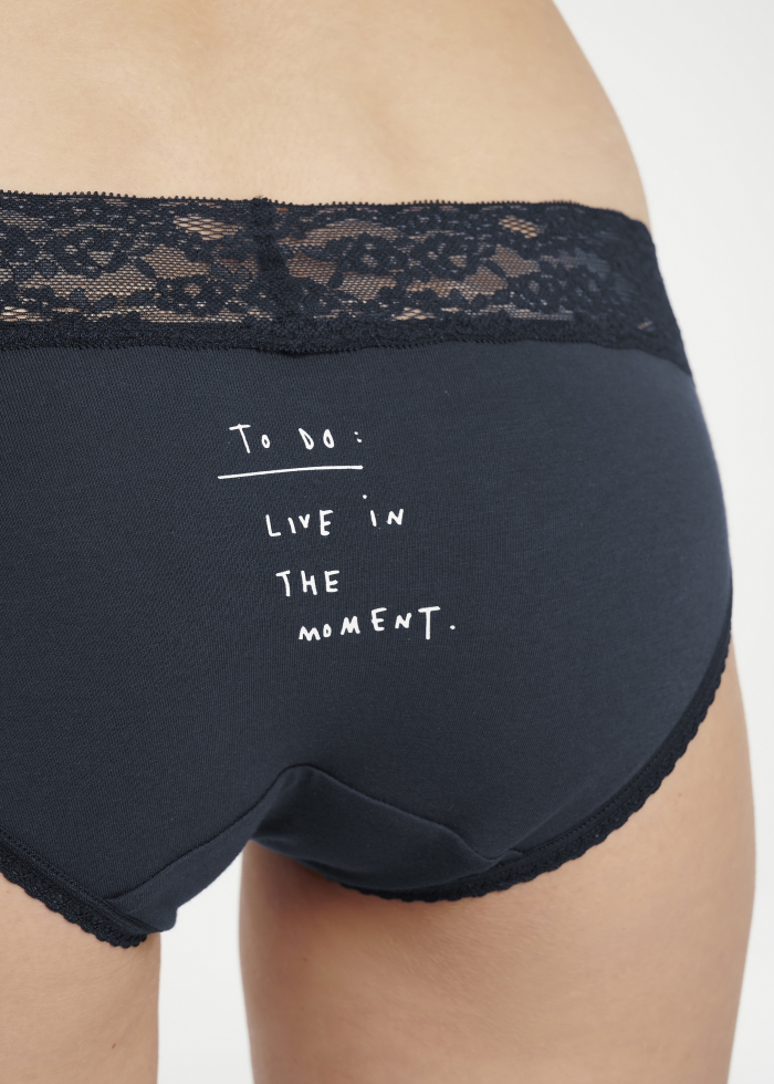 New Beginning．Low Rise Cotton V Lace Waist Brief Panty(Drizzle)