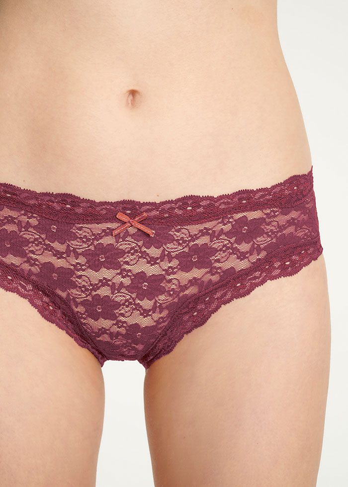 Lucky me．Mid Rise Lacie Lace Trim Hipster Panty(Cabernet)