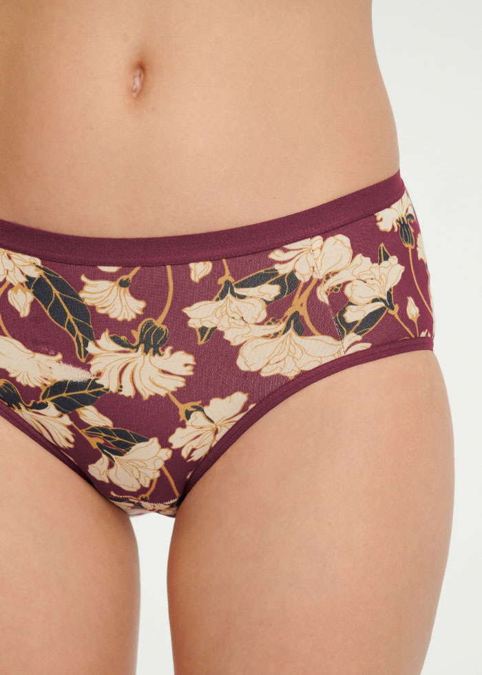 New Chapter．Mid Rise Cotton Brief Panty(Blooming Flowers Pattern)