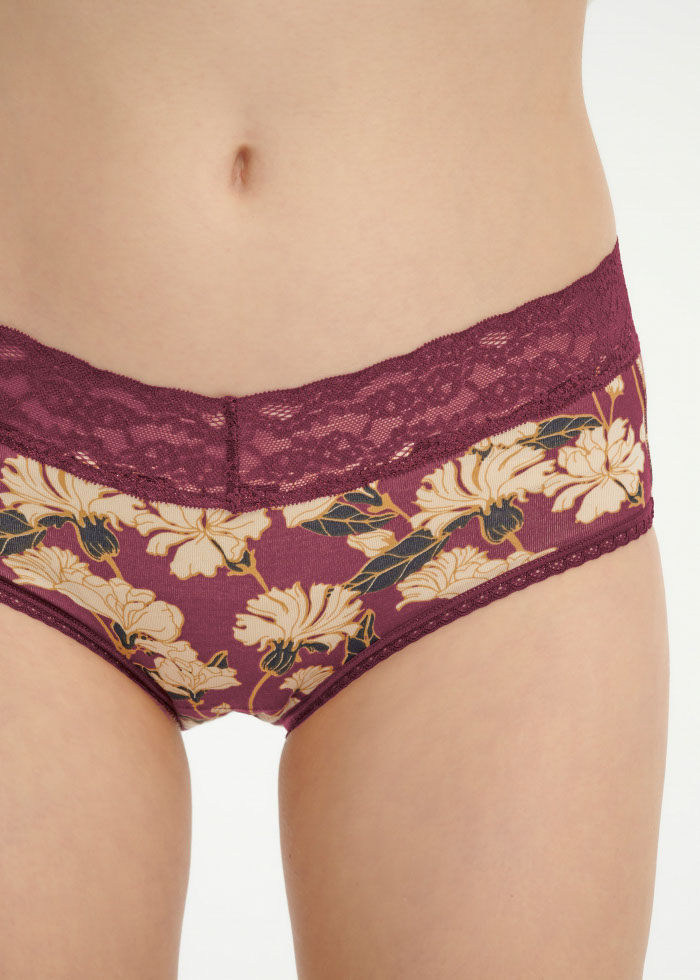 Hygiene Series．High Rise Cotton V Lace Waist Brief Panty(Lucky Embroidery)