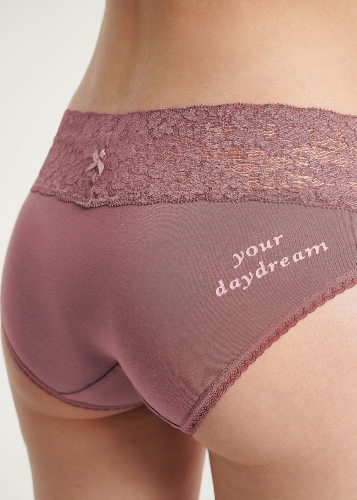 Heartbeat Moment．Mid Rise Cotton V Lace Waist Brief Panty(Roses Pattern)