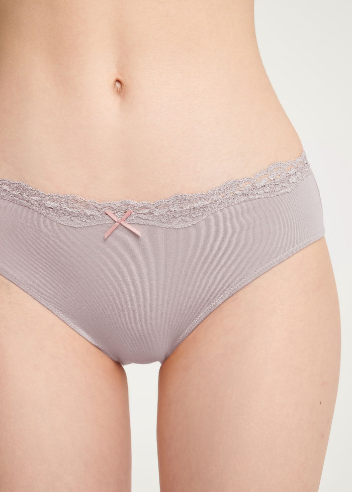 Romantic．Mid Rise Cotton Lace Detail Hipster Panty(Violet Ice)