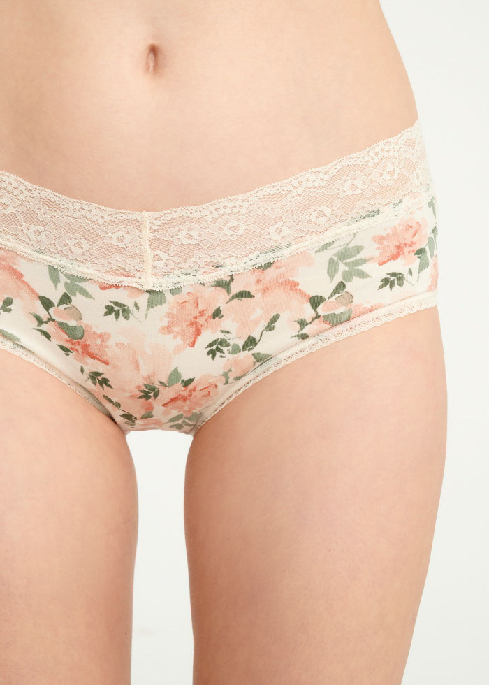 Heartbeat Moment．High Rise Cotton V Lace Waist Brief Panty(Withered Rose)