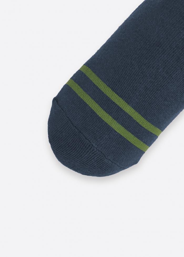 男款_賽末點．舒棉船型襪(深藍-綠線條)