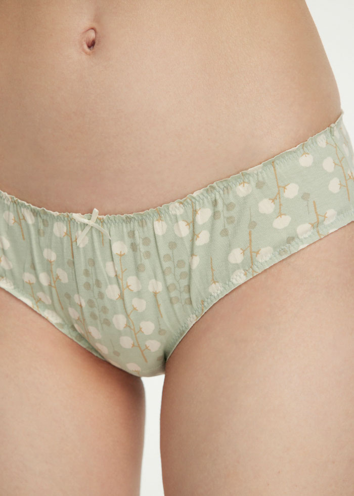 Expression of Love．Mid Rise Cotton Ruffled Brief Panty(Carnation Pattern)