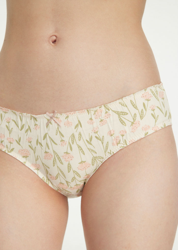 Expression of Love．Mid Rise Cotton Ruffled Brief Panty(Carnation Pattern)