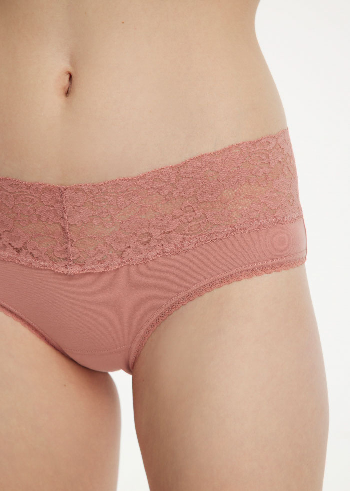 Expression of Love．Mid Rise Cotton V Lace Waist Brief Panty(Abyss)