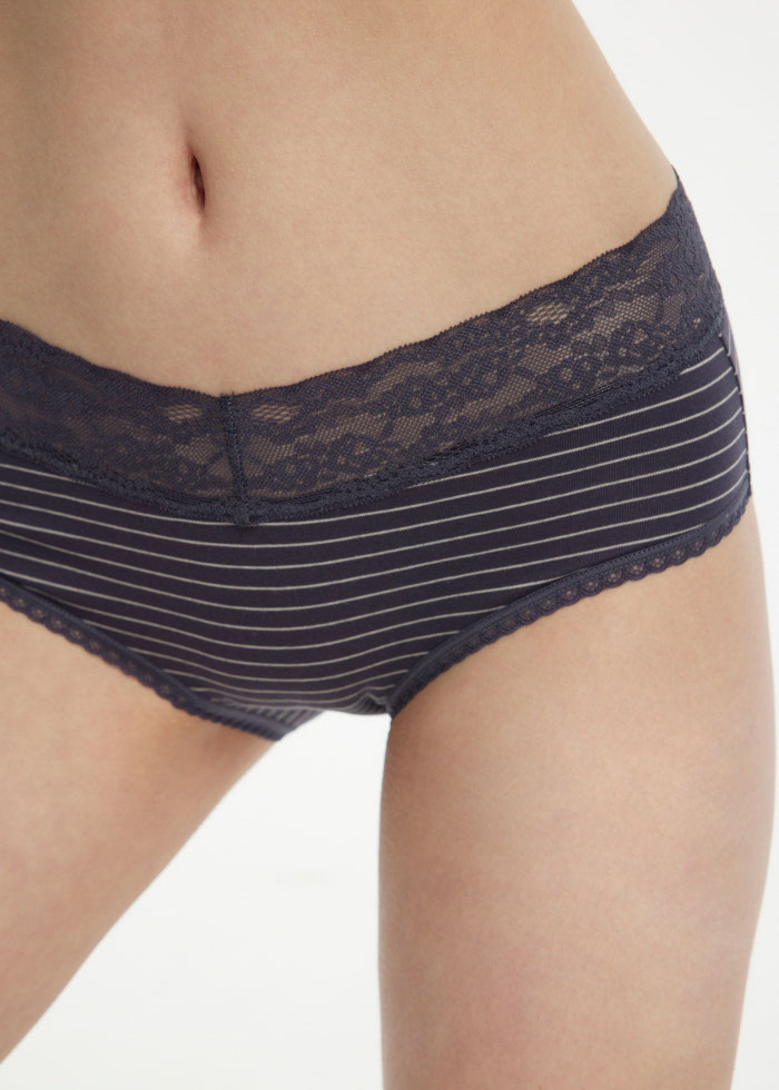Ocean Mysteries．High Rise Cotton V Lace Waist Brief Panty(Stripe Pattern)