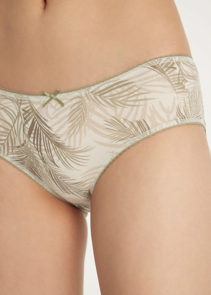 Summer Style．Mid Rise Cotton Picot Elastic Brief Panty(Palmy Shade Pattern)