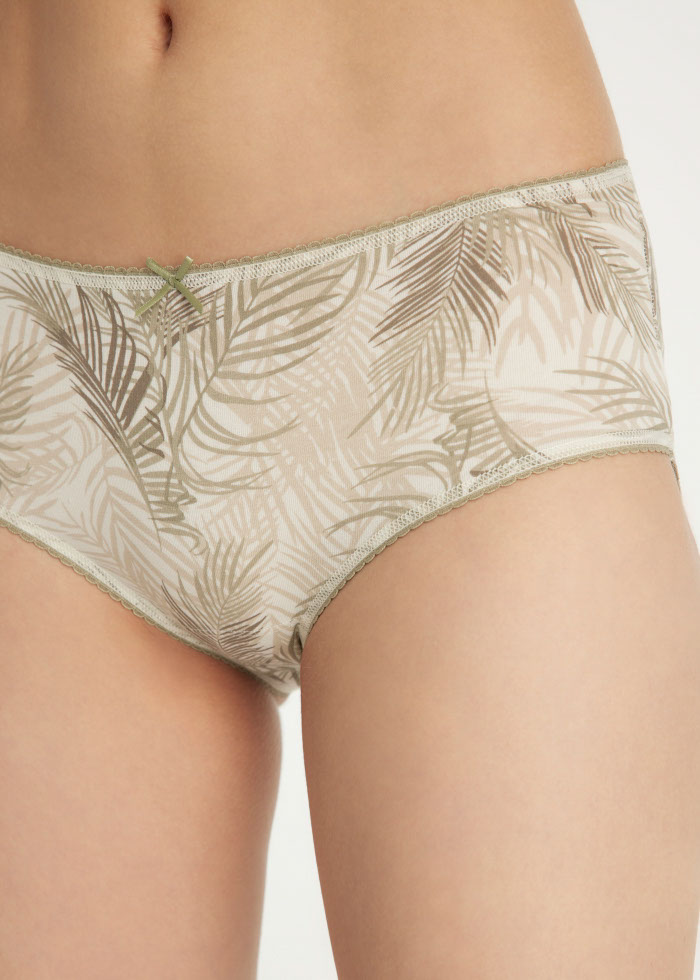 Summer Style．High Rise Cotton Picot Elastic Brief Panty(Palmy Shade Pattern)