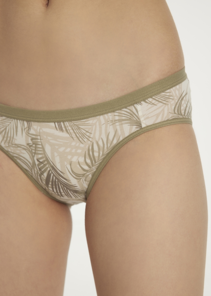 Sunny Vibes．Low Rise Cotton Brief Panty(Pinky Beach Pattern)