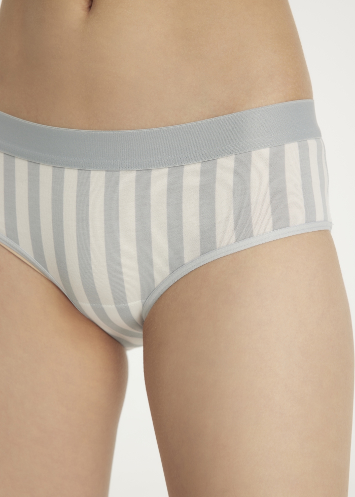 Summer Style．Mid Rise Cotton Brief Panty(Striped)