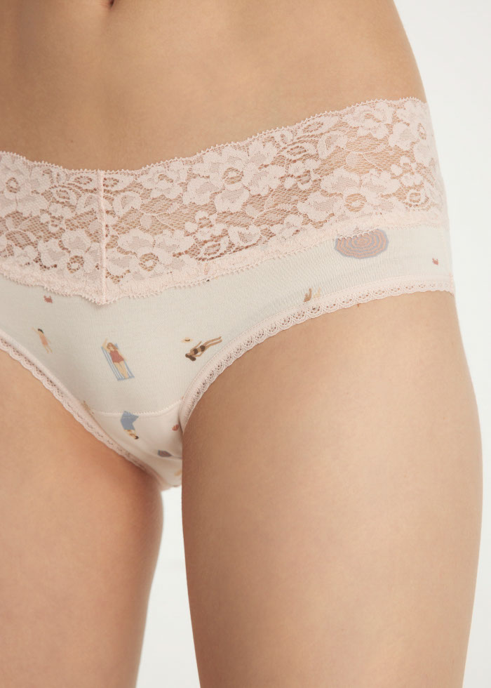 Summer Style．Mid Rise Cotton V Lace Waist Brief Panty(Shifting Sand)