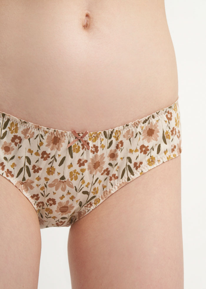 By your side．Mid Rise Cotton Ruffled Brief Panty(Cozy Daisy Pattern)