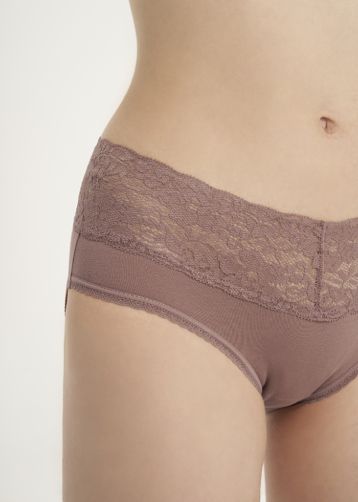 By your side．Mid Rise Cotton V Lace Waist Brief Panty(Canteen)