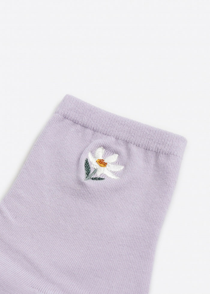 Hygiene Series．Women Crew Socks(Daisy Embroidery)