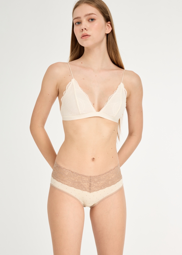 Heartwarming Baking．Mid Rise Cotton V Lace Waist Brief Panty(Moss Gray)