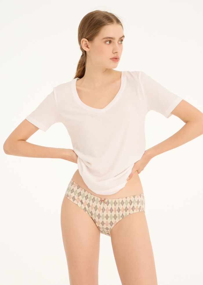 Hygiene Series．Mid Rise Cotton Ruffled Brief Panty（Argyle Check Pattern）
