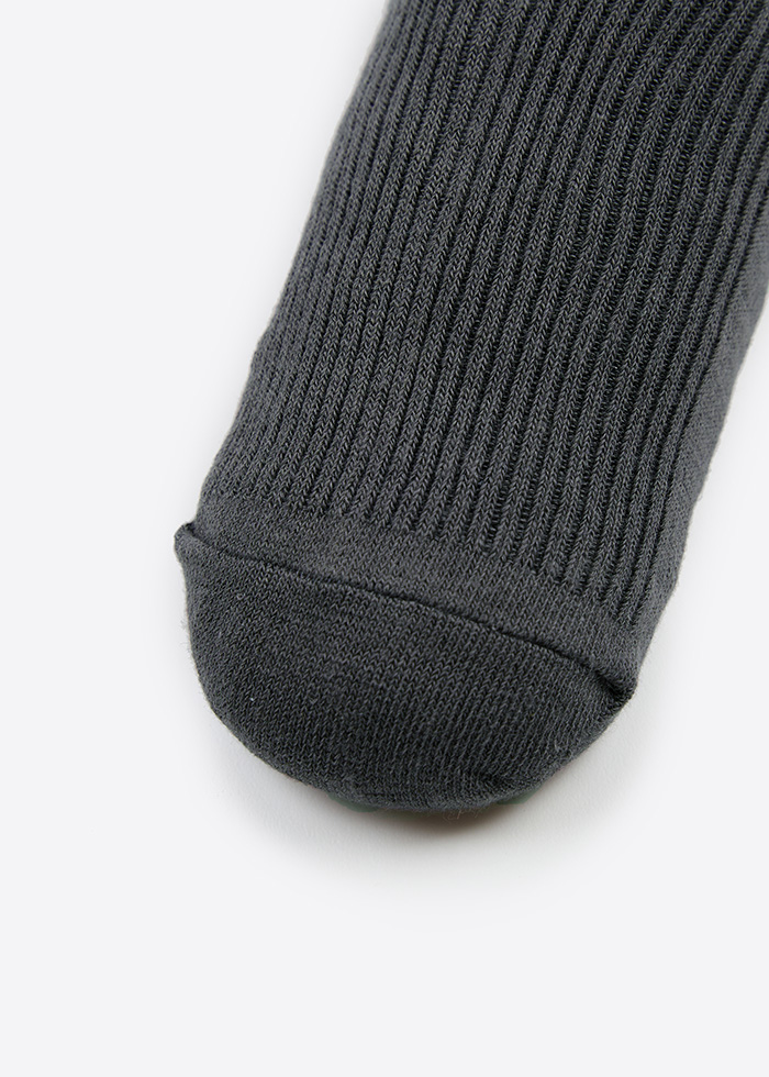 Happy mind．Women Mid Calf Socks(Gargoyle-Embroidery)