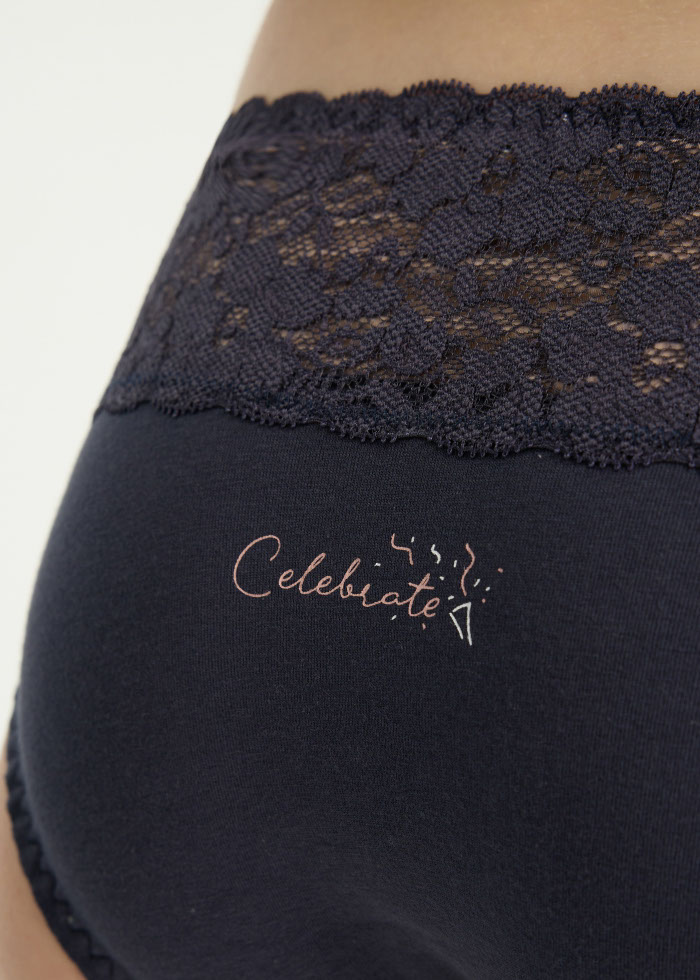Celebration．Low Rise Cotton Stretch Lace Waist Brief Panty(Small Fur Seal Embroidery)