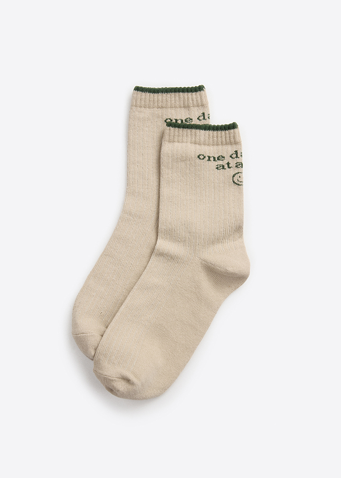 Happy mind．Women Mid Calf Socks（Birch-One day at a time）