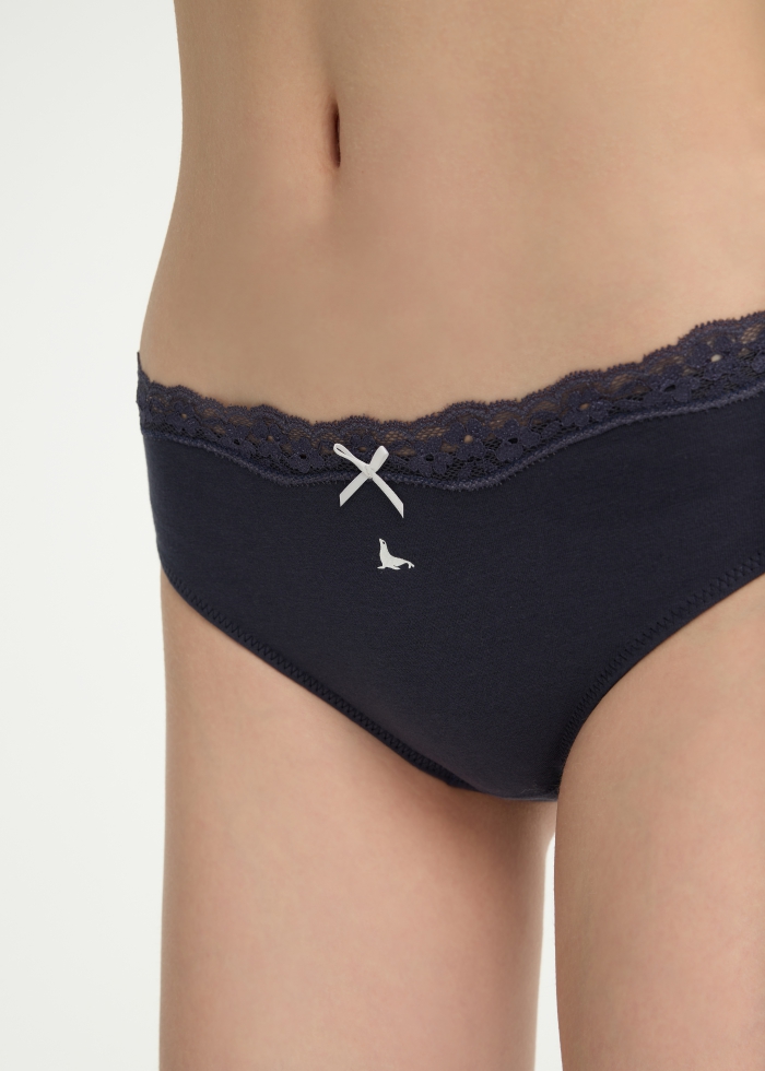 Celebration．Mid Rise Cotton Lace Detail Hipster Panty(Gull)