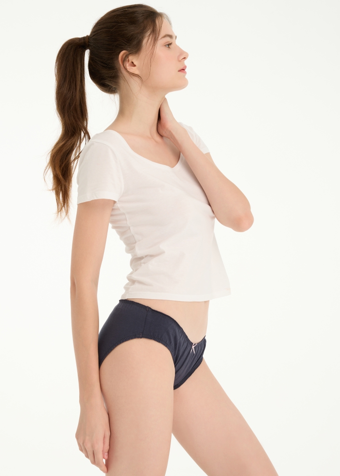 Hygiene Series．Mid Rise Cotton Ruffled Brief Panty(Small Fur Seal Embroidery)
