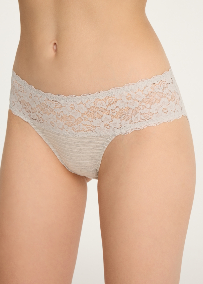 Celebration．Mid Rise Cotton Stretch Lace Waist Brief Panty(Small Fur Seal Embroidery)
