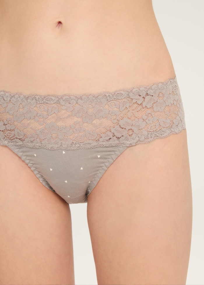 Weather Mood．Mid Rise Cotton Stretch Lace Waist Brief Panty(Emotions Pattern)