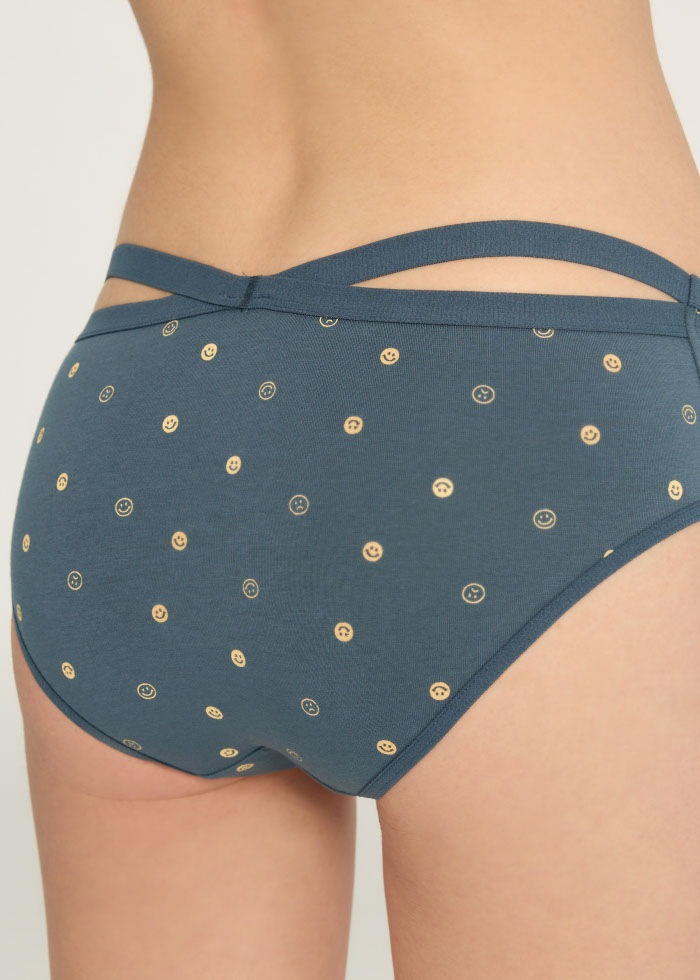 Weather Mood．Mid Rise Cotton Crossed Back Brief Panty(Emotions Pattern)