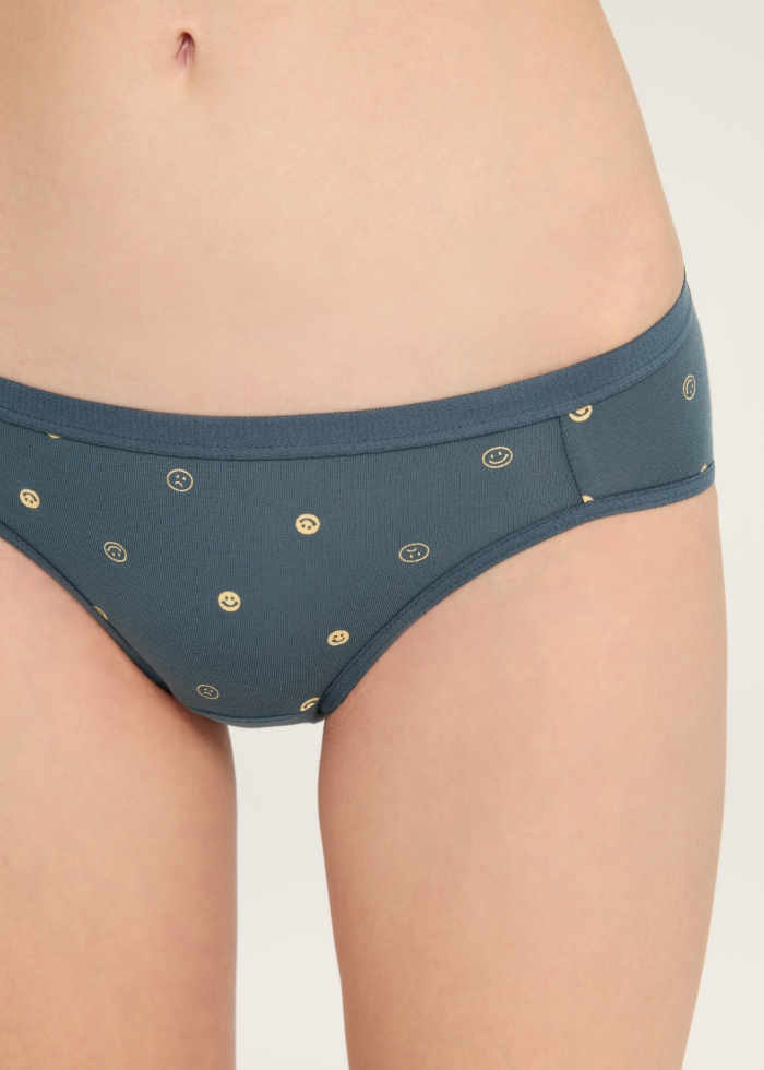 Warm and Breezy．Low Rise Cotton Brief Panty(Emotions Pattern)