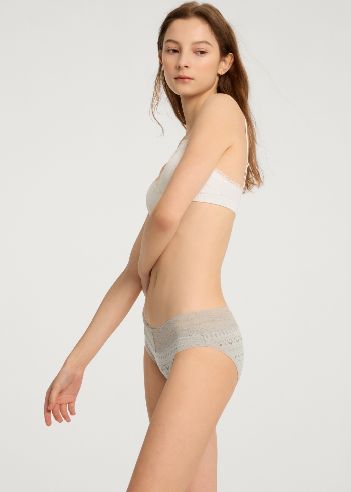 Winter Forest．Low Rise Cotton V Lace Waist Brief Panty(Nordic Pattern)