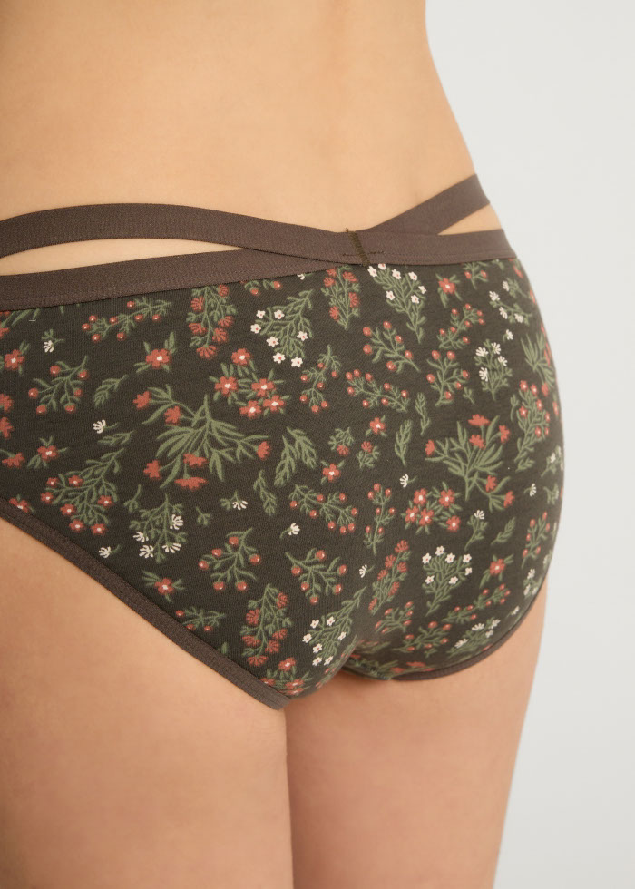 Winter Forest．Mid Rise Cotton Crossed Back Brief Panty(Nordic Pattern)
