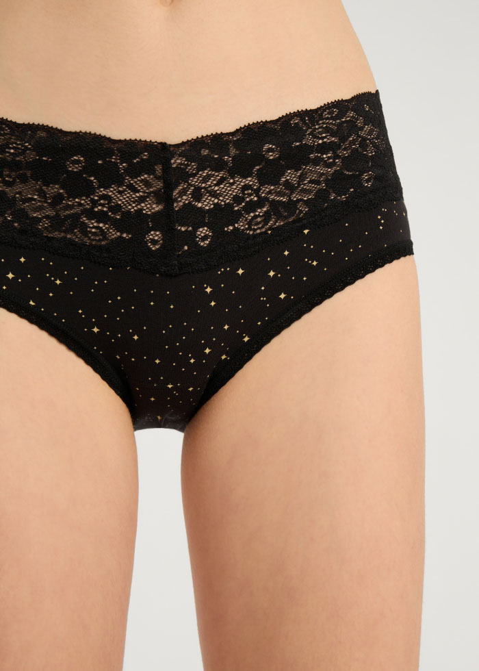 Winter Forest．Mid Rise Cotton V Lace Waist Brief Panty(Fairy Forest Pattern)