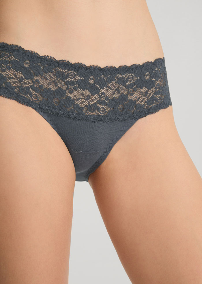 Glamour Night．Low Rise Cotton Stretch Lace Waist Brief Panty(India Ink)