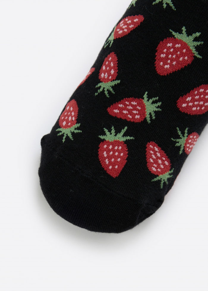 (3-Pack) Village Life．Women Ankle Socks(Strawberry Milk)