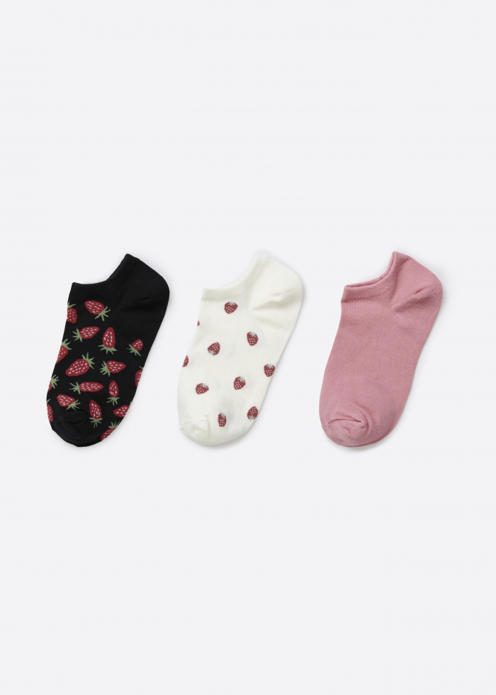 (3-Pack) Village Life．Women Ankle Socks（Strawberry Milk）