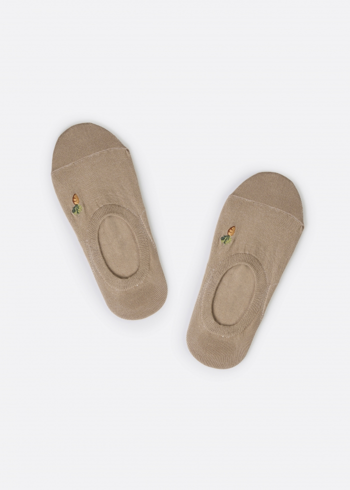 Village Life．Women Low Cut Ankle Socks（Fawn-Embroidery Carrots）