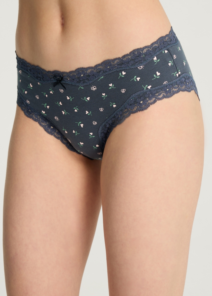Love yourself．Mid Rise Cotton Lace Trim Hipster Panty(Heart shaped flower Pattern)