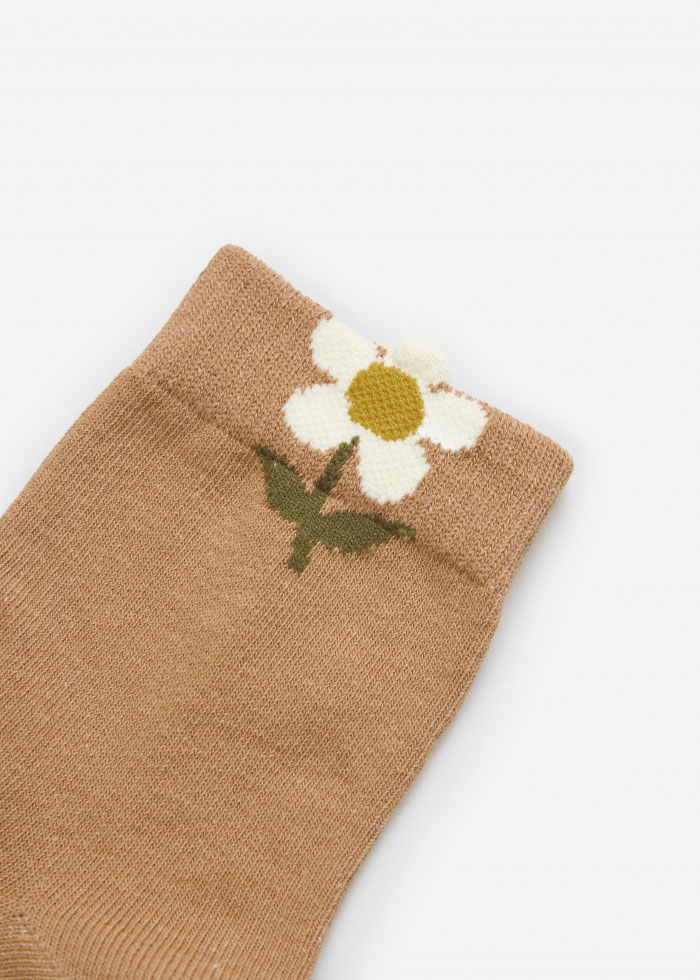 (2-Pack) Village Life．Girls Mid Calf Socks(Picnic & Flower)