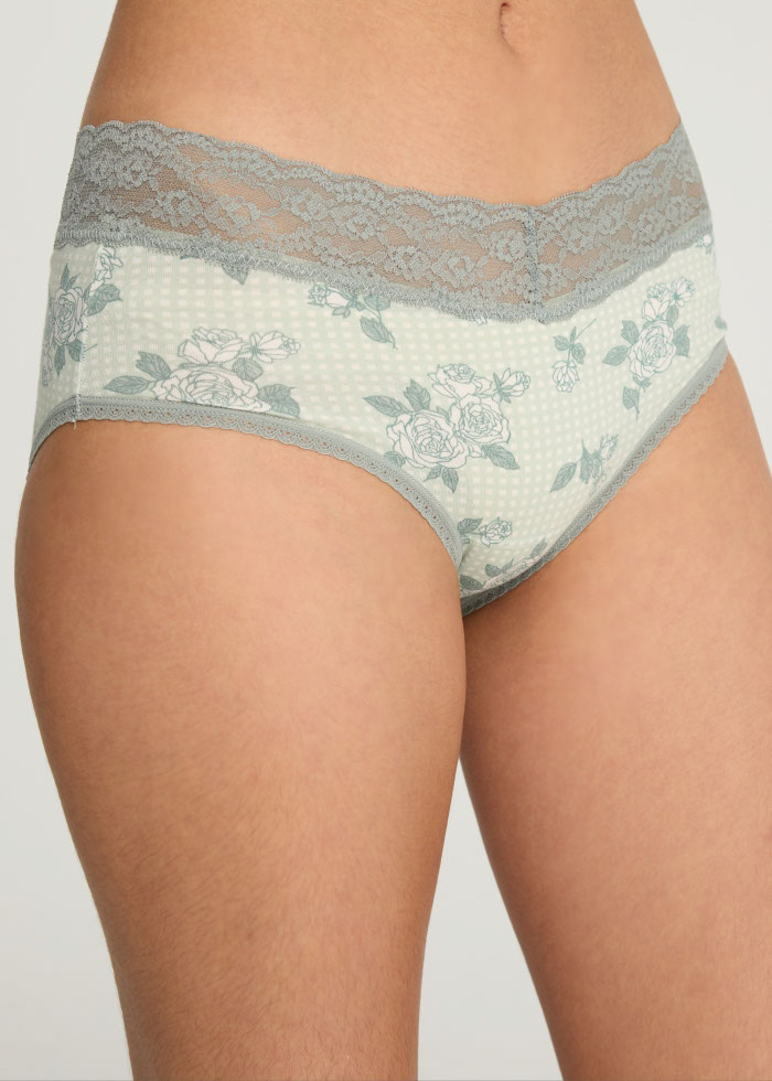 Spring Fever．High Rise Cotton V Lace Waist Brief Panty(Rose Plaid)