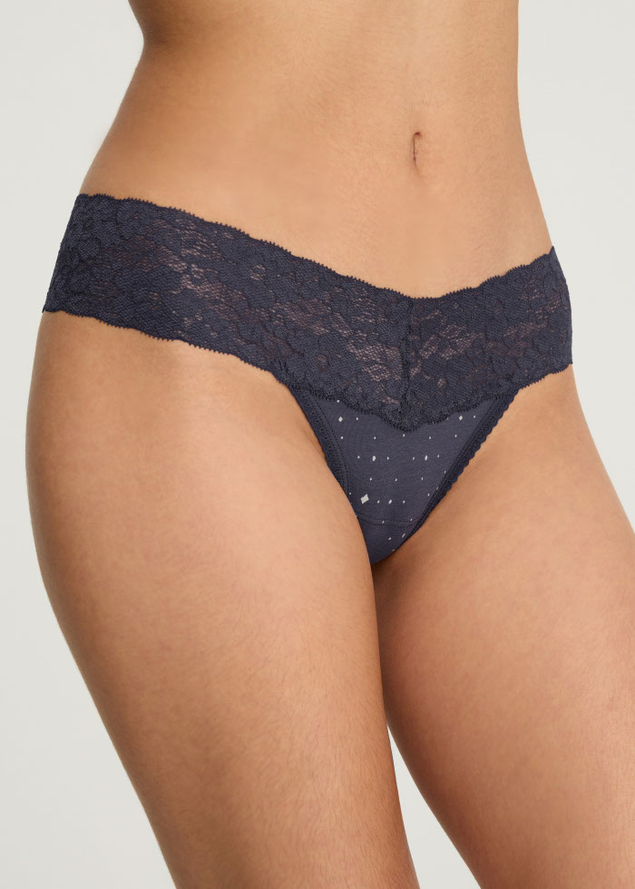 New Chapter．Low Rise Cotton V Lace Waist Thong Panty(Drizzle)